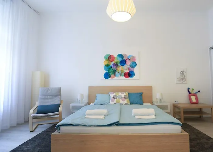 Paulay * 布达佩斯