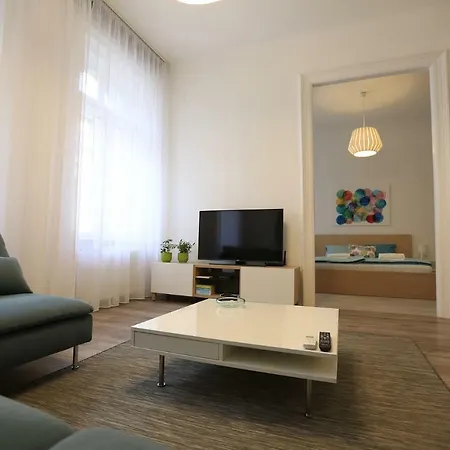 Paulay * 부다페스트